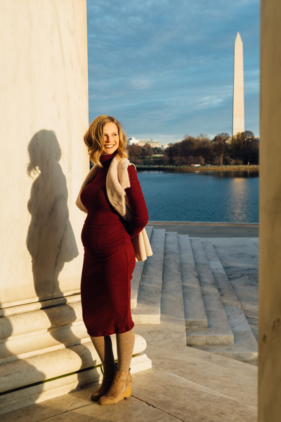 Maternity photo at the Thomas Jefferson Memorial